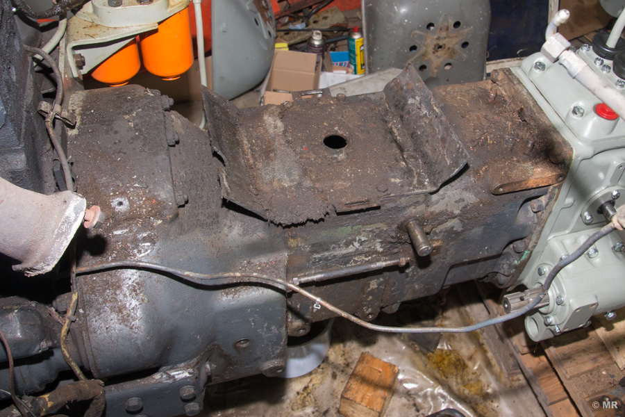 Lagerschale des Tank mit Resten der Gummiauflage Lagerschale des Tank mit Resten der Gummiauflage