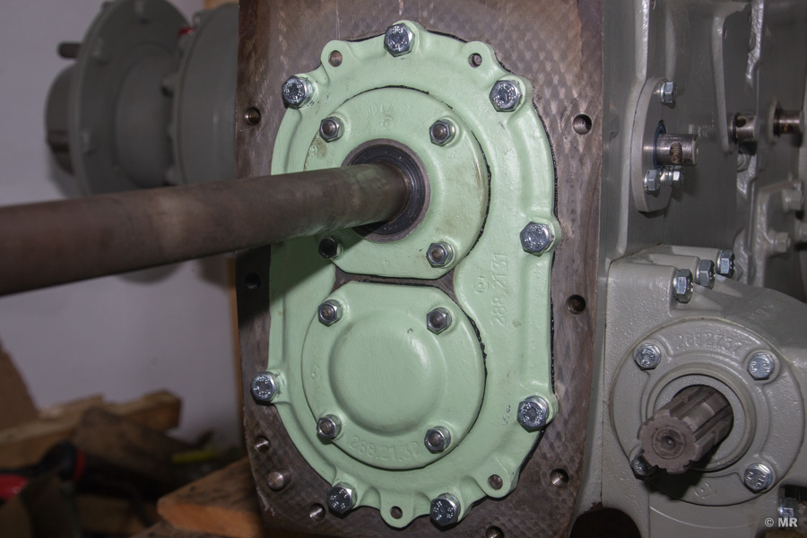 Lagerdeckel ersetzen: Abschlussdeckel montiert Lagerdeckel ersetzen: Abschlussdeckel montiert