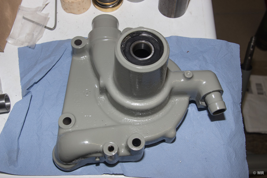 Steyr 288: Wasserpumpengehäuse mit neuem vorderen Kugellager Steyr 288: Wasserpumpengehäuse mit neuem vorderen Kugellager