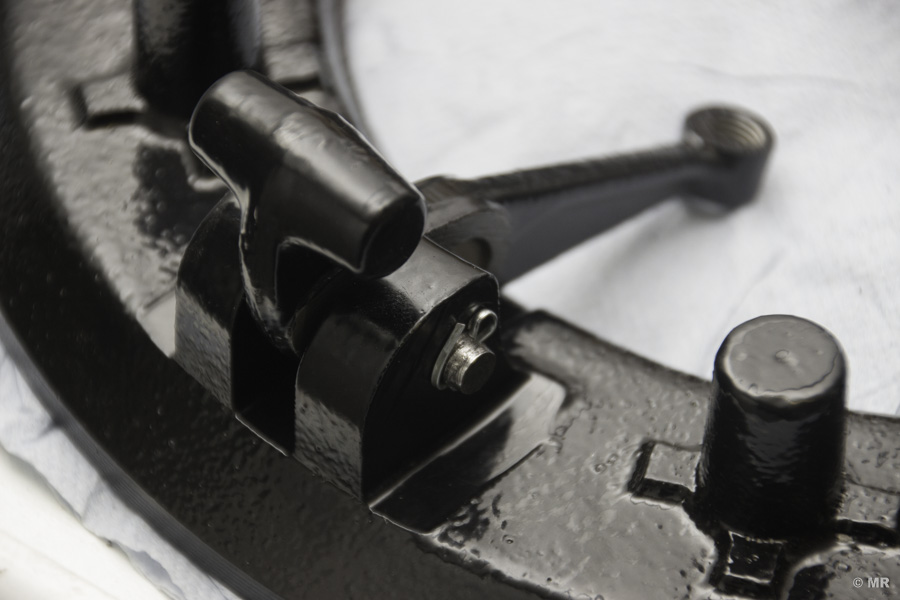 Steyr 288: eingesetzter Kupplungshebel mit versplinteten Bundbolzen Steyr 288: eingesetzter Kupplungshebel mit versplinteten Bundbolzen