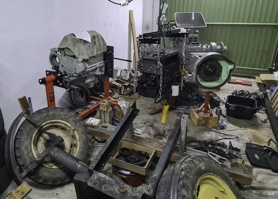 Steyr 288: Motor vom Hilfsrahmen getrennt