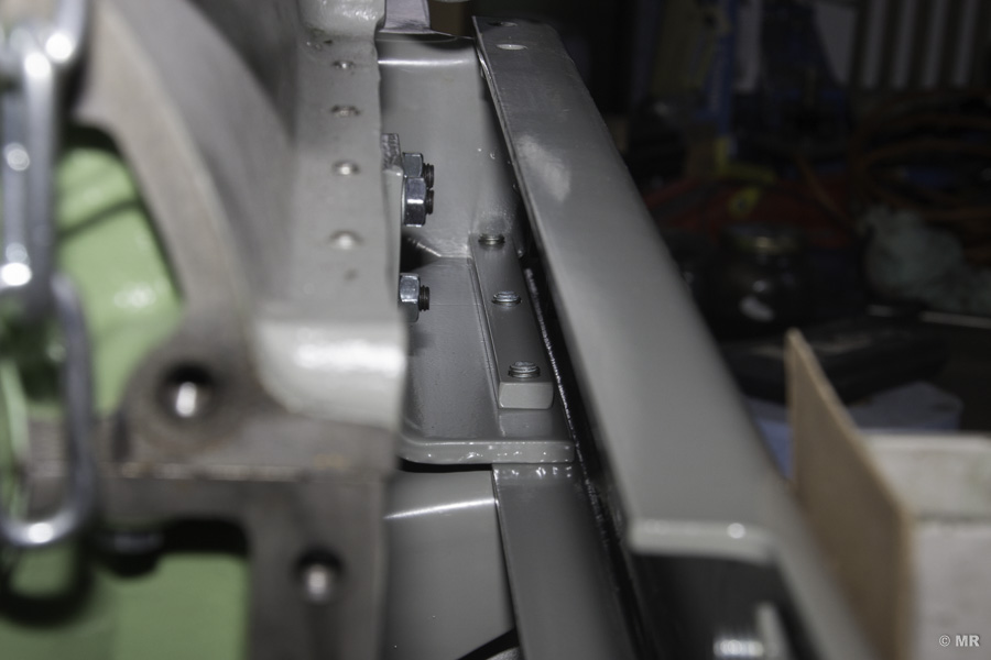 Steyr 288: Verschraubung mit Hilfe der Gewindeleiste Steyr 288: Verschraubung mit Hilfe der Gewindeleiste