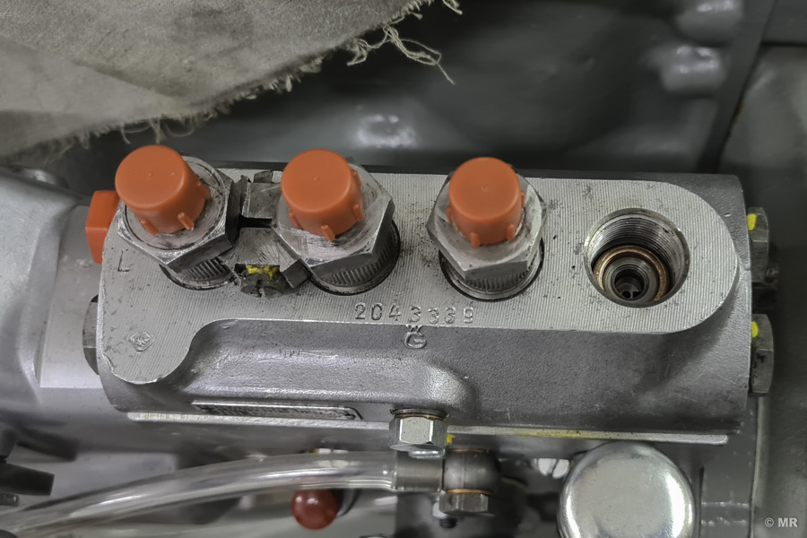 Steyr 288: CU-Dichtringe zur Abdichtung eingelegt Steyr 288: CU-Dichtringe zur Abdichtung eingelegt