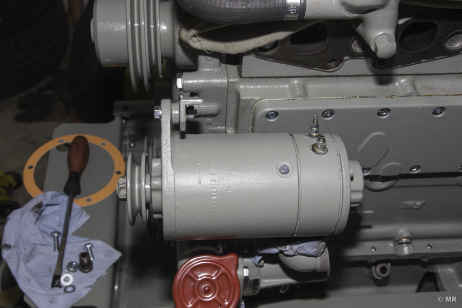 Steyr 288: Lichtmaschine einbauen Steyr 288: Lichtmaschine einbauen