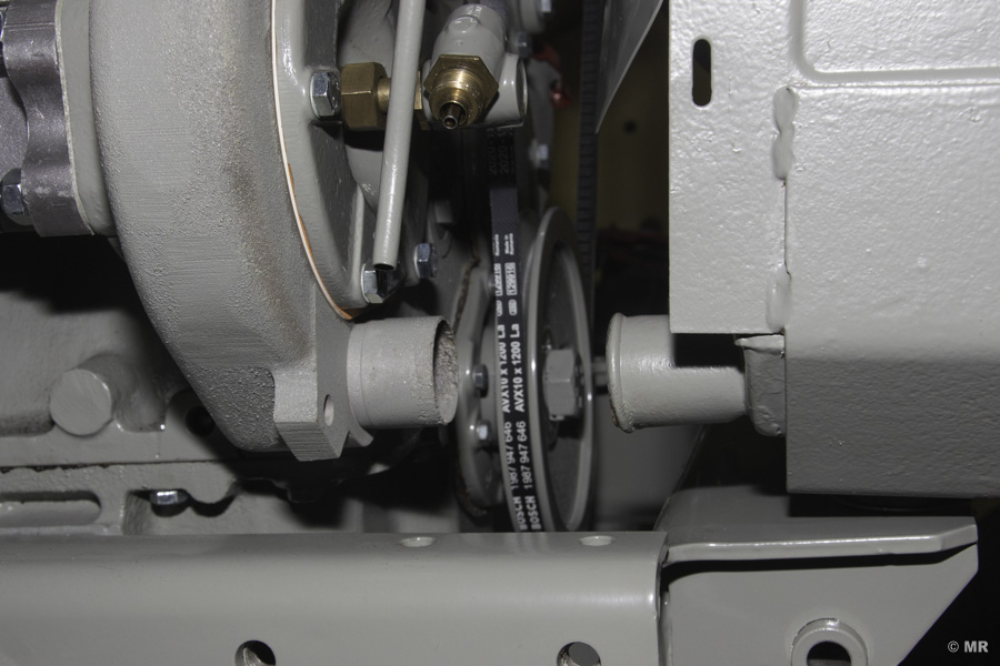 Steyr 288: Höhenunterschied zwischen den Stutzen von Kühler und Rädergehäuse Steyr 288: Höhenunterschied zwischen den Stutzen von Kühler und Rädergehäuse