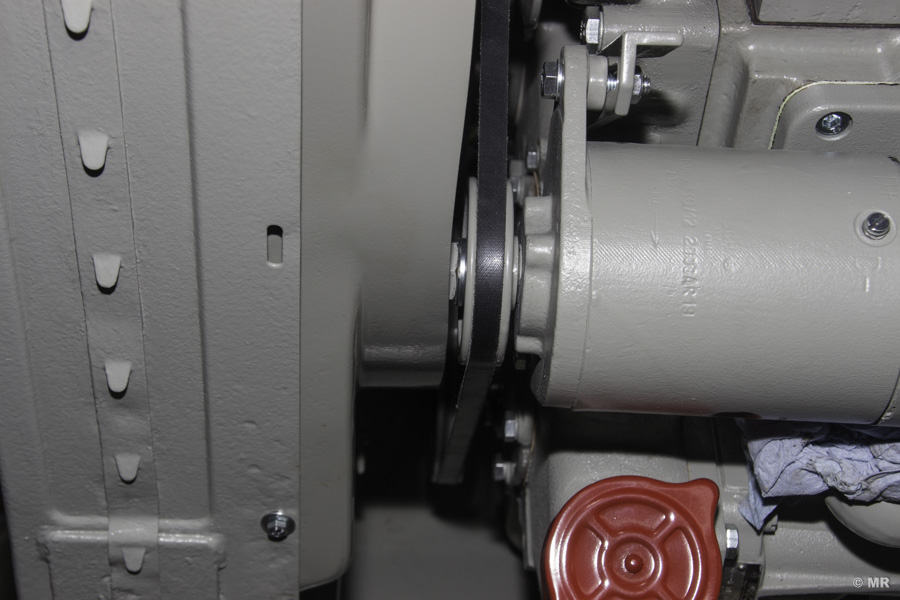Steyr 288: Abstand zwischen Lichtmaschine und Lufthutze am Kühler Steyr 288: Abstand zwischen Lichtmaschine und Lufthutze am Kühler