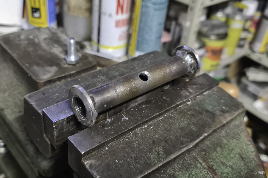 Steyr 288: Abflussrohr für den Behelfstank Steyr 288: Abflussrohr für den Behelfstank
