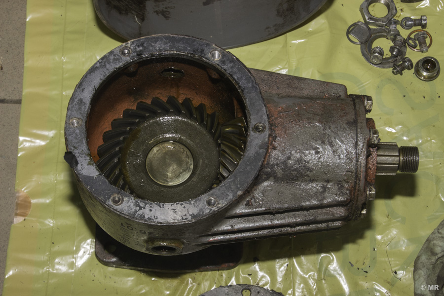 Steyr 288: Riemenscheibenantrieb - Gehäusedeckel entfernt Steyr 288: Riemenscheibenantrieb - Gehäusedeckel entfernt