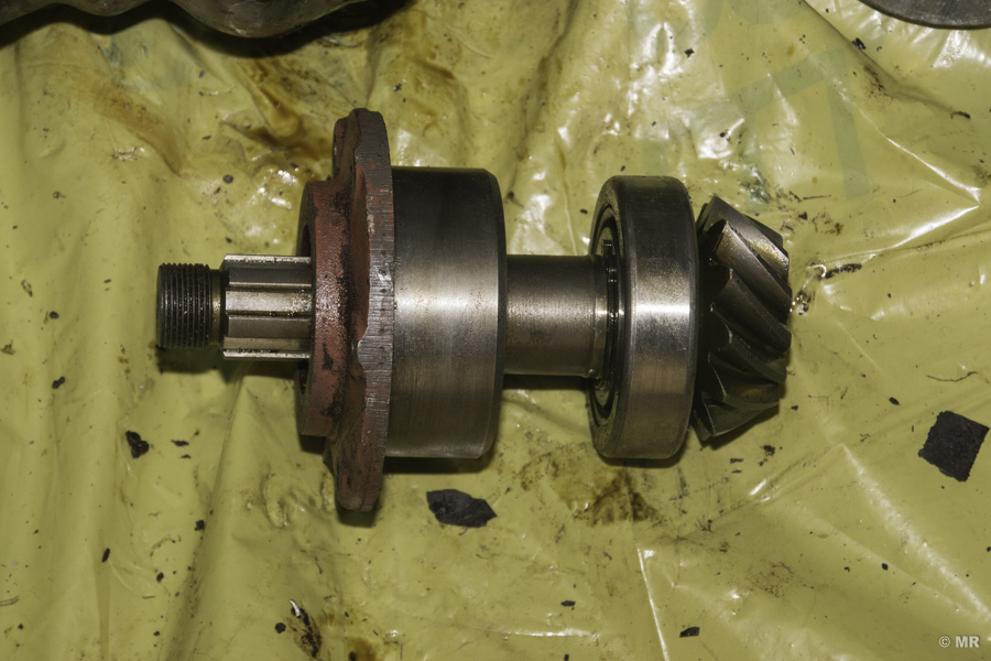 Steyr 288: Riemenscheibenantrieb - Lagerbüchse mit Kegelritzel und Kugellagern Steyr 288: Riemenscheibenantrieb - Lagerbüchse mit Kegelritzel und Kugellagern