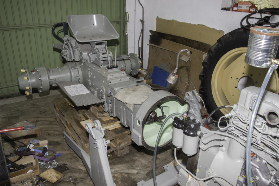Steyr 288: Motor und Antriebsstrang verbinden Steyr 288: Motor und Antriebsstrang verbinden