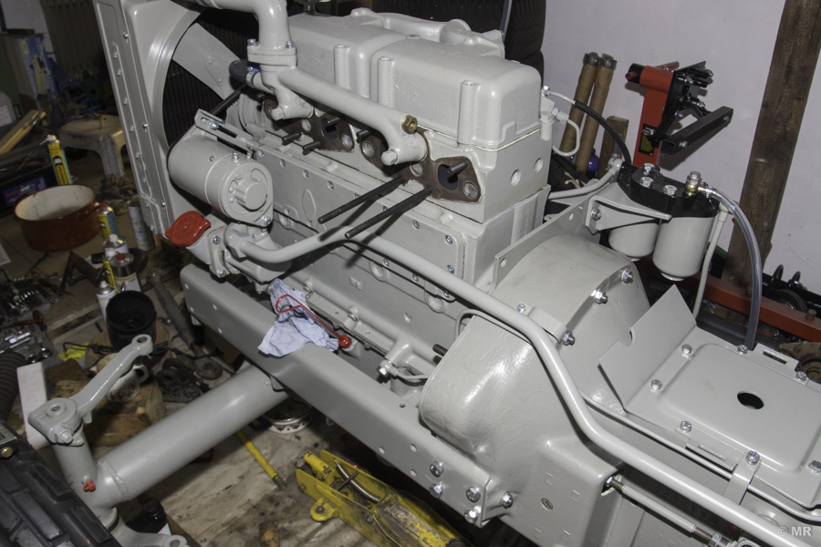 Steyr 288: Saugleitung an der Hydraulikpumpe montiert Steyr 288: Saugleitung an der Hydraulikpumpe montiert