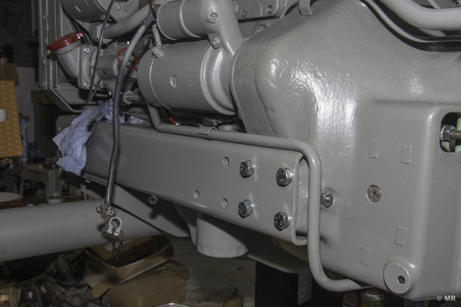 Steyr 288: Hydraulik-Druckleitung mit vorderer Schelle samt Gummieinlagen Steyr 288: Hydraulik-Druckleitung mit vorderer Schelle samt Gummieinlagen