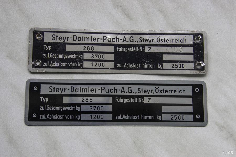 Steyr 288: Gegenüberstellung altes, neues Typenschild Steyr 288: Gegenüberstellung altes, neues Typenschild