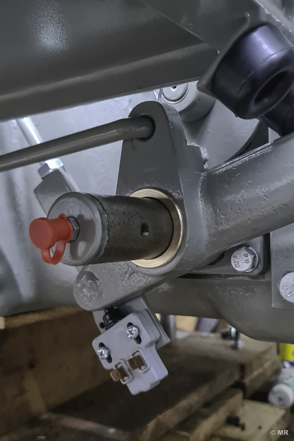 Steyr 288: Messingring zwischen den Fussbremshebeln Steyr 288: Messingring zwischen den Fussbremshebeln