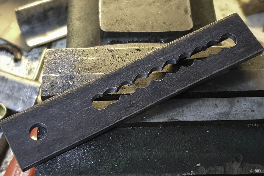 Steyr 288: neuen Riemenspanner fertigen; Schlitz ausarbeiten Steyr 288: neuen Riemenspanner fertigen; Schlitz ausarbeiten