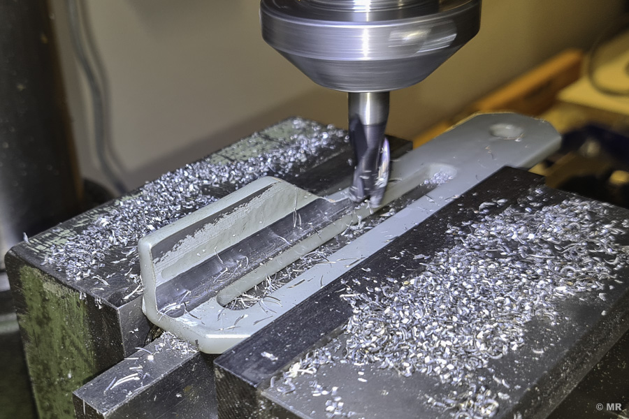 Steyr 288: neuen Riemenspanner fertigen; Kehle ausfräsen Steyr 288: neuen Riemenspanner fertigen; Kehle ausfräsen
