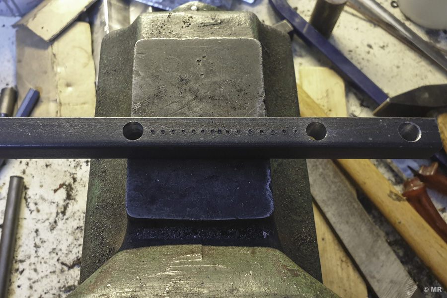 Steyr 288: Riemenspanner nachfertigen; Bohren Steyr 288: Riemenspanner nachfertigen; Bohren