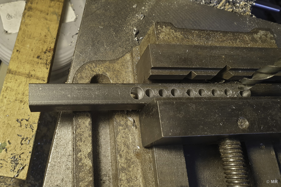Steyr 288: Riemenspanner nachfertigen; Bohren Steyr 288: Riemenspanner nachfertigen; Bohren