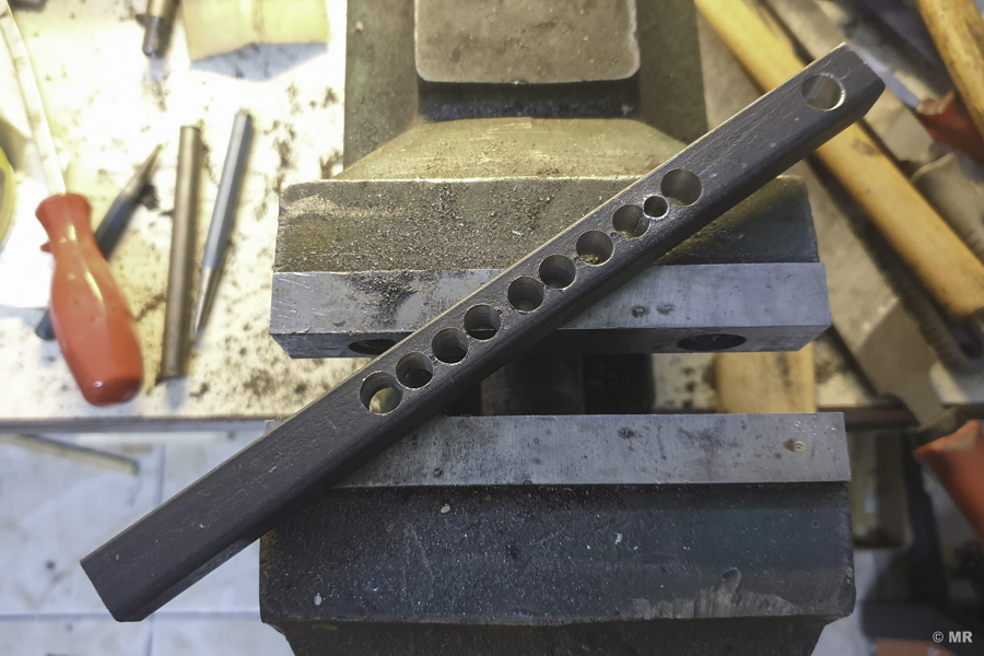 Steyr 288: Riemenspanner nachfertigen; Bohren Steyr 288: Riemenspanner nachfertigen; Bohren