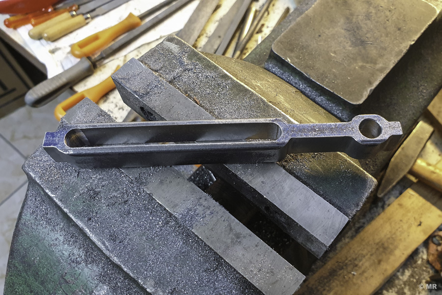 Steyr 288: Riemenspanner nachfertigen; Endstück ausfeilen Steyr 288: Riemenspanner nachfertigen; Endstück ausfeilen